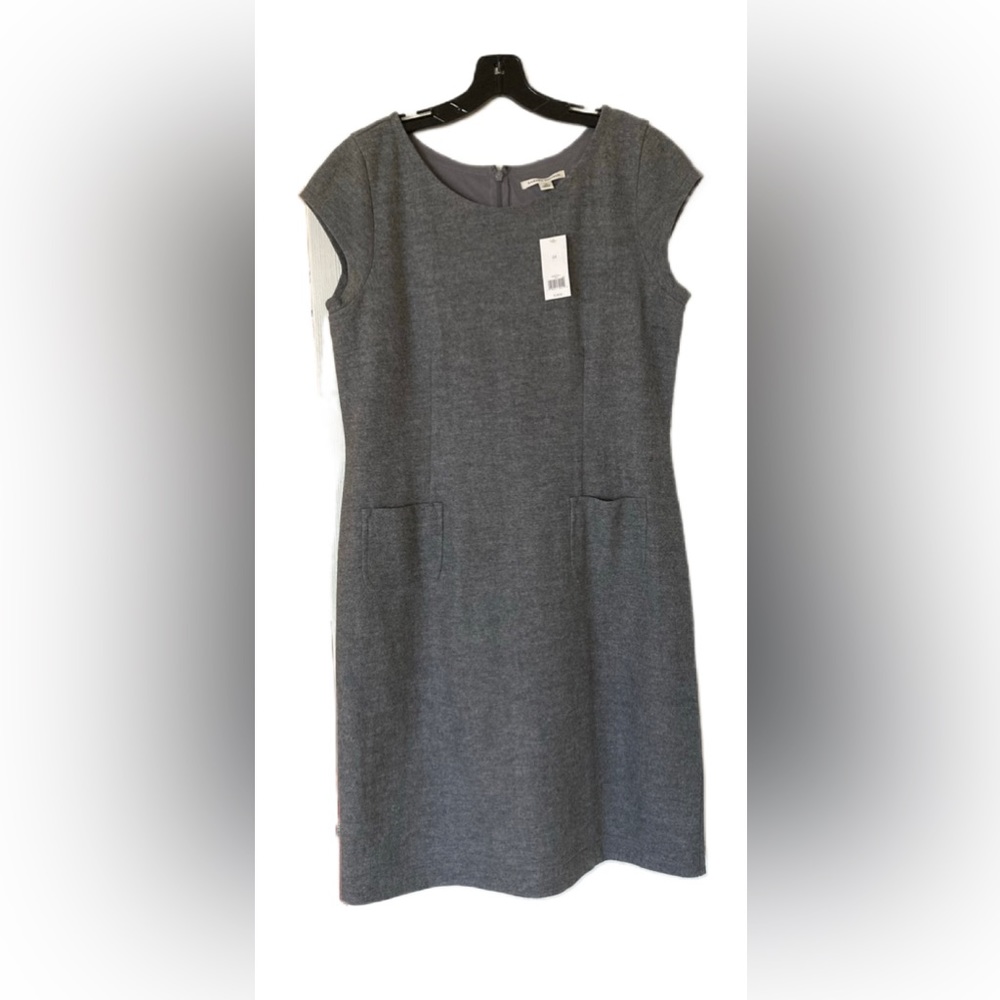 Banana Republic Grey Wool Formfitting Dress. Size 14. NWT. Front Pockets.